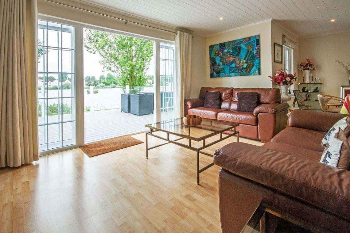 סאות' סרני Windrush Lake 65, Sunset Lodge - P מראה חיצוני תמונה